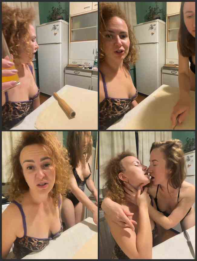Live Sex Chat with Sveta_VS_Karina 2023-07-25 01_11